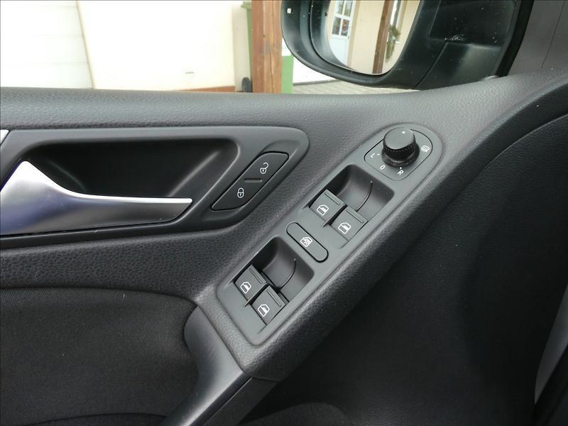 Volkswagen Golf 1,2 TSi 77kW MATCH serviska - fotka 33 z 45