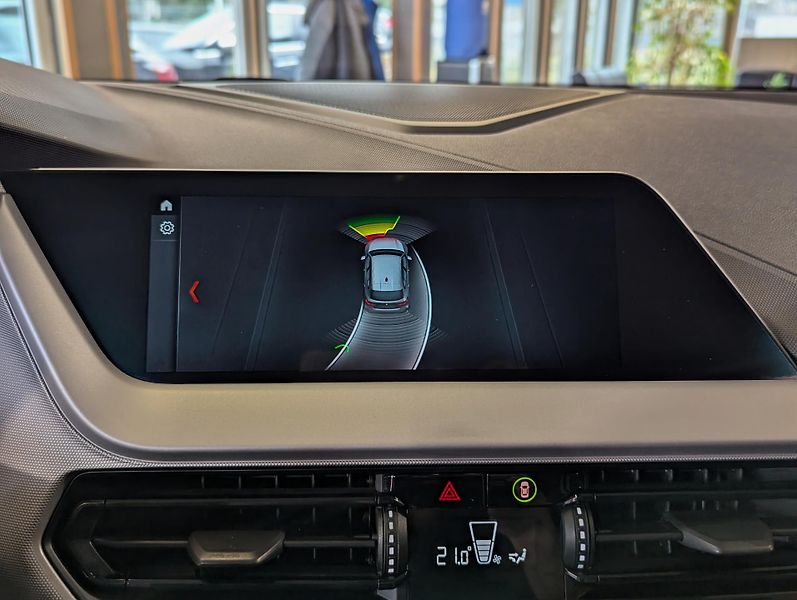 BMW Řada 1 118 i 103kW A/T, LED, LANE - fotka 16 z 23