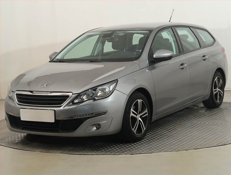 Peugeot 308 (2017) 1.2 PureTech, Navi, Tempomat - fotka 2 z 21