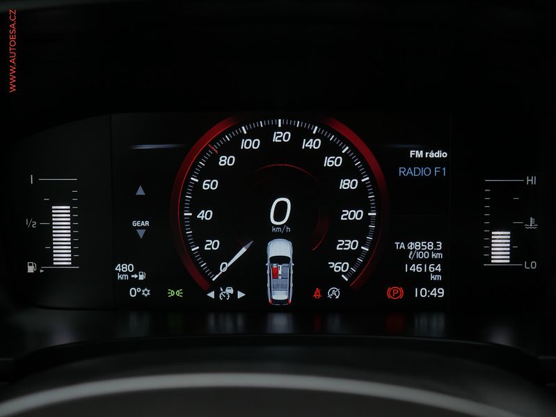 Volvo V90 (2018) 2.0D, LED, TZ, park.asist - fotka 23 z 27