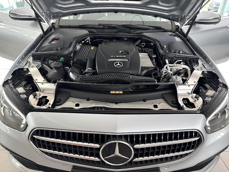 Mercedes-Benz Třídy E 300e 235kW*Webasto*Tažné*DPH - fotka 41 z 41