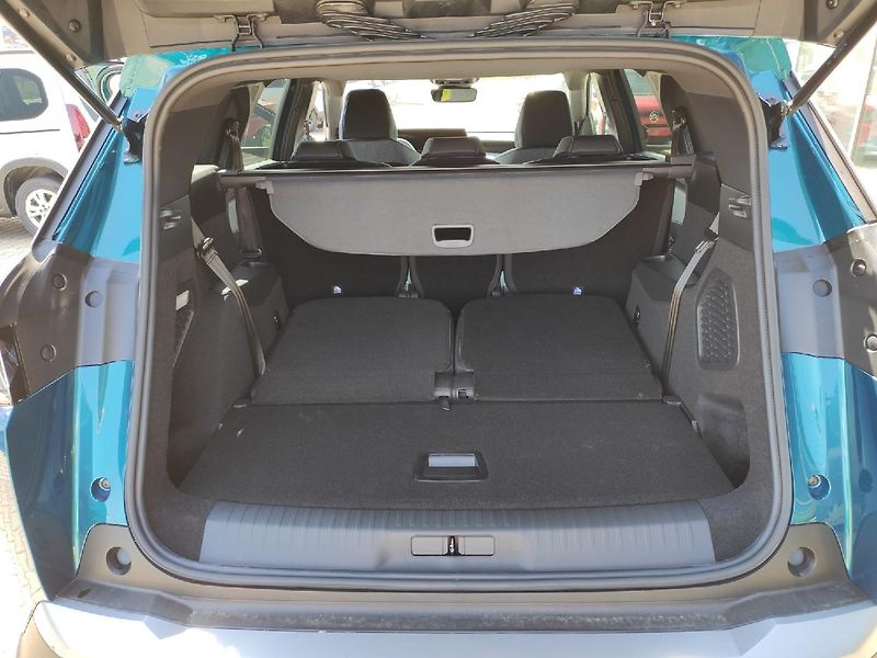 Peugeot 5008 (2026) BUSINESS Hybrid 145 AUT6 NAVI - fotka 7 z 37