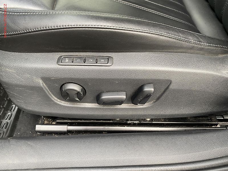 Škoda Superb (2016) 2.0 TDi 4x4, ČR, Style, DSG - fotka 15 z 21