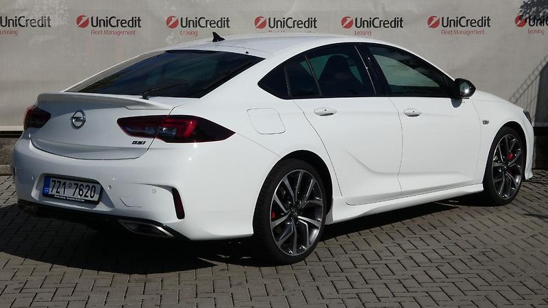 Opel Insignia 2,0 T 4x4 GSi - fotka 3 z 25