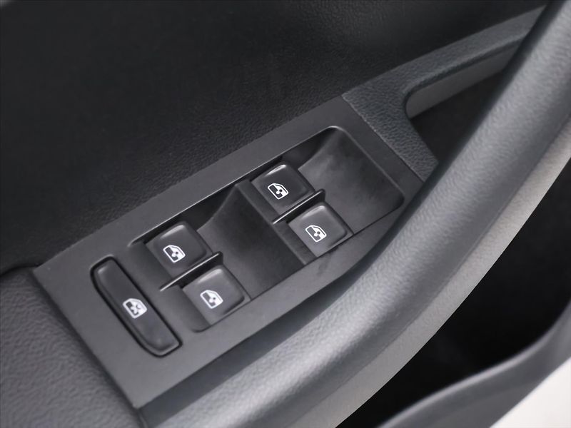 Škoda Octavia 1,6 TDI 85kW CZ Ambition DPH - fotka 15 z 30