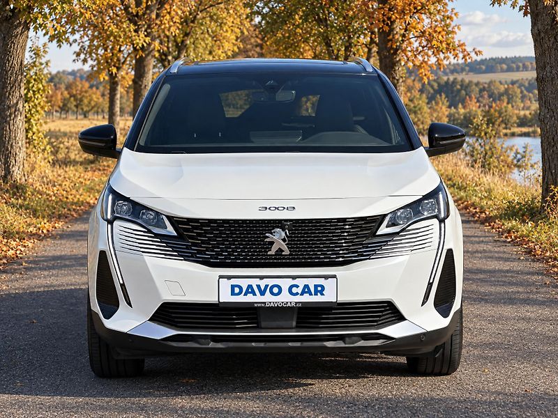 Peugeot 3008 GT 1,6 PureTech 133kW Automat - fotka 2 z 32