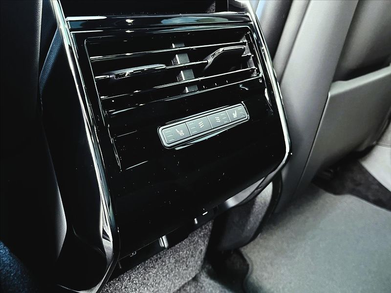 Land Rover Range Rover Sport (2026) 3,0 D300 DYNAMIC SE - fotka 33 z 35