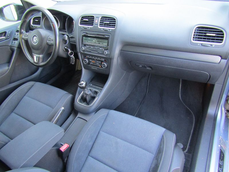 Volkswagen Golf (2011) 1.2 TSI 77kW - fotka 14 z 45
