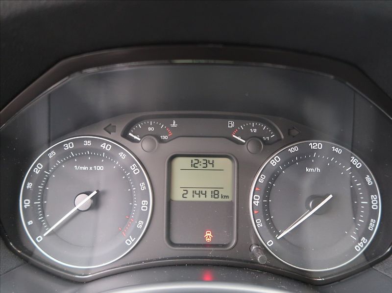 Škoda Octavia 1,6 FSi,85kW,NovéČR,klima - fotka 11 z 19