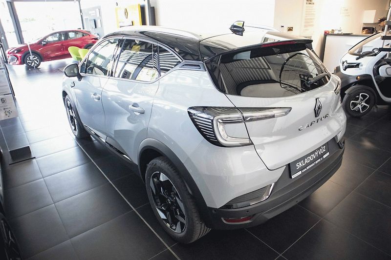 Renault Captur (2026) Techno mildhybrid 140 EDC - fotka 7 z 43