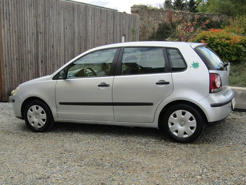 Volkswagen Polo (2006) 1.4 I 55kW  ZIMNÍ PNEU  1.MAJI - fotka 4 z 38