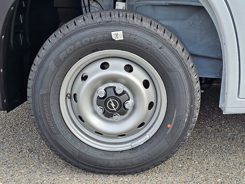 Opel Movano (2026) Van 3300 L2H1 2.2CDTi 120k MT6 - fotka 17 z 22