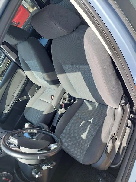 Ford C-MAX (2006) 1.6 - fotka 16 z 29