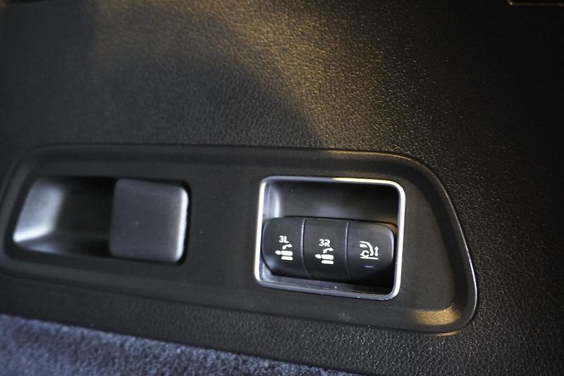Mercedes-Benz GLS 63 AMG FULL OPTIONS - fotka 47 z 50