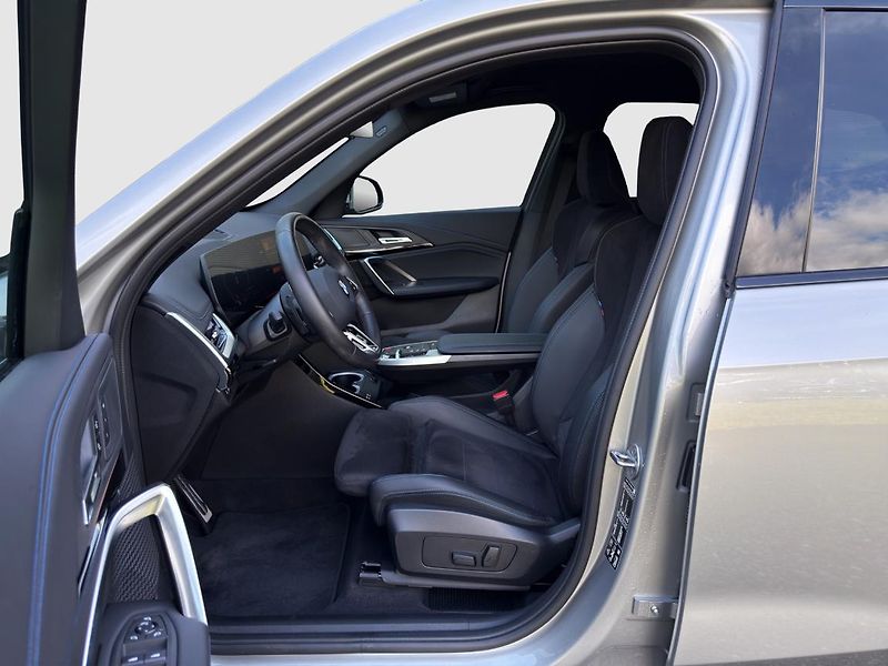 BMW X1 xDrive23i - fotka 2 z 21
