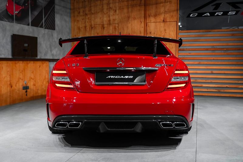 Mercedes-Benz Třídy C Black Series - fotka 21 z 23