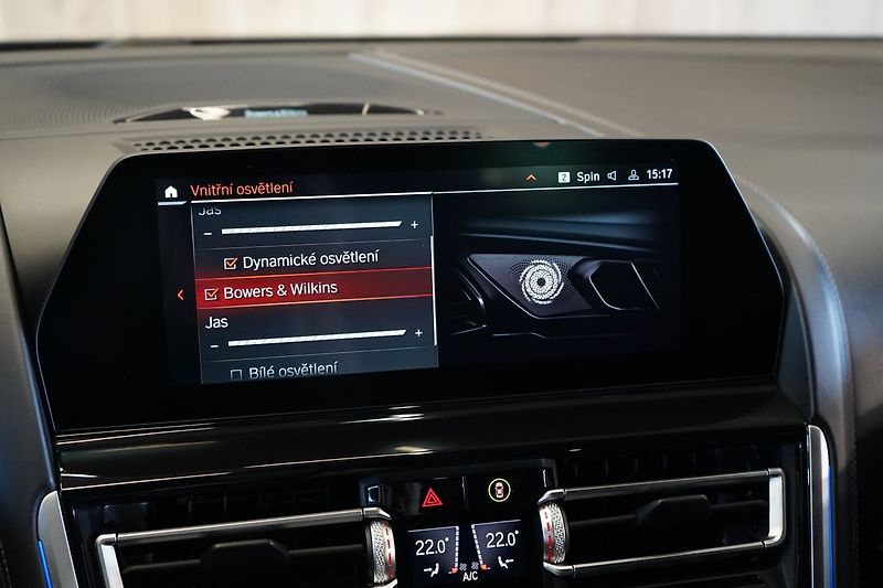 BMW Řada 8 M850i xDrive, Golden Thunder - fotka 37 z 50