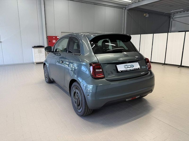 Fiat 500e (2025) Giorgio Armani Hatchback 42 kW - fotka 3 z 29