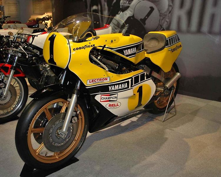 Kenny Roberts, Barry Sheene a Johny Cecotto při holandské TT 500 ccm v Assenu.