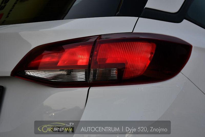 Opel Astra 1.6CDTi CARPLY NAVI - fotka 40 z 40