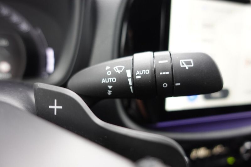 Toyota Aygo 1.0L - 1 CVT Executive - fotka 26 z 30