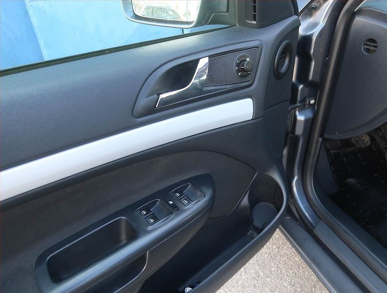 Škoda Octavia (2011) Ambiente 1.2 TSI, Serv.kniha - fotka 14 z 16