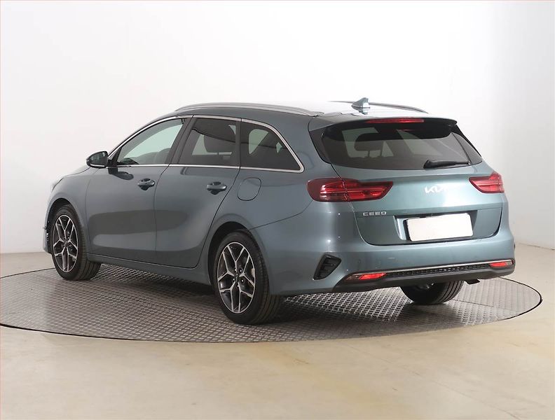 Kia Ceed (2025) 1.5 T-GDI - fotka 4 z 20