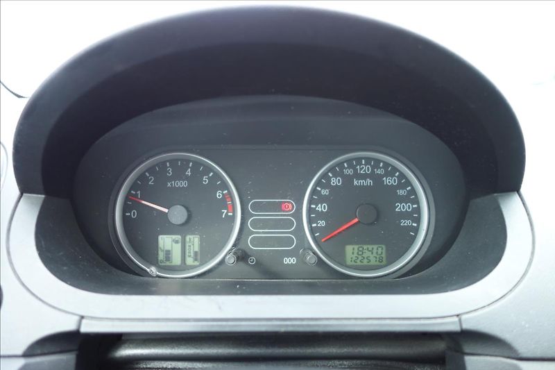 Ford Fiesta 1,3 i 51KW, ČR, BASE. - fotka 24 z 26