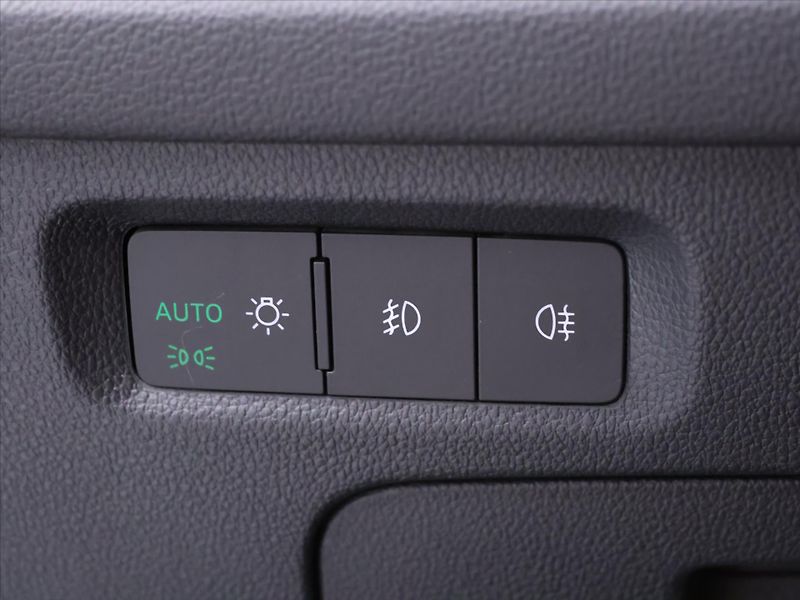 Škoda Octavia 2,0 TDI RS 4x4 DSG First Editi - fotka 16 z 33