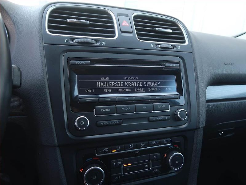 Volkswagen Golf (2011) 1.6 TDI, Serv.kniha, Tempomat - fotka 12 z 14