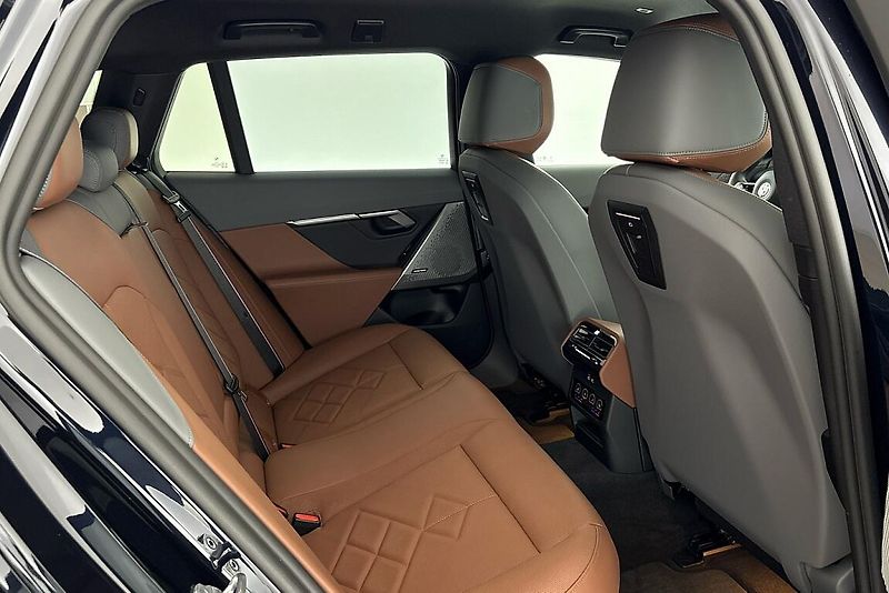 BMW Řada 5 540d xDrive Touring - fotka 11 z 12