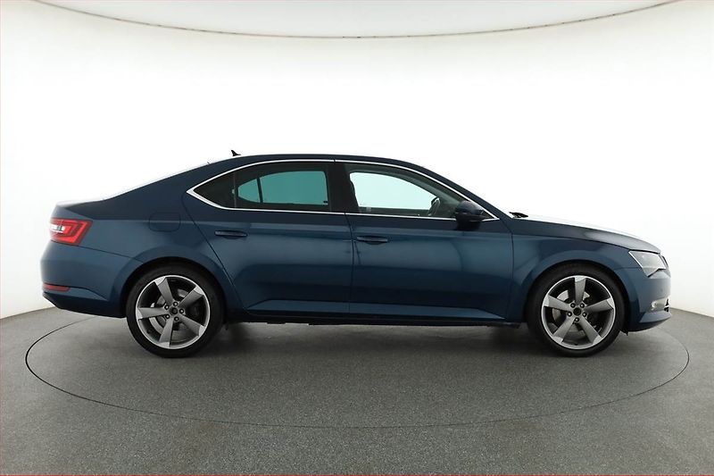 Škoda Superb (2016) Style 2.0 TDI, 4X4, Automat - fotka 6 z 17
