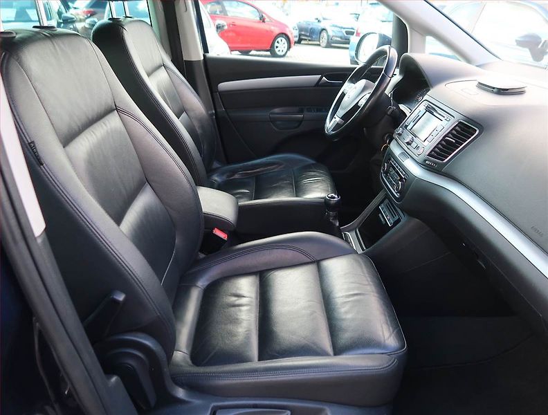Volkswagen Sharan (2011) Highline 2.0 TDI, Navi - fotka 9 z 15