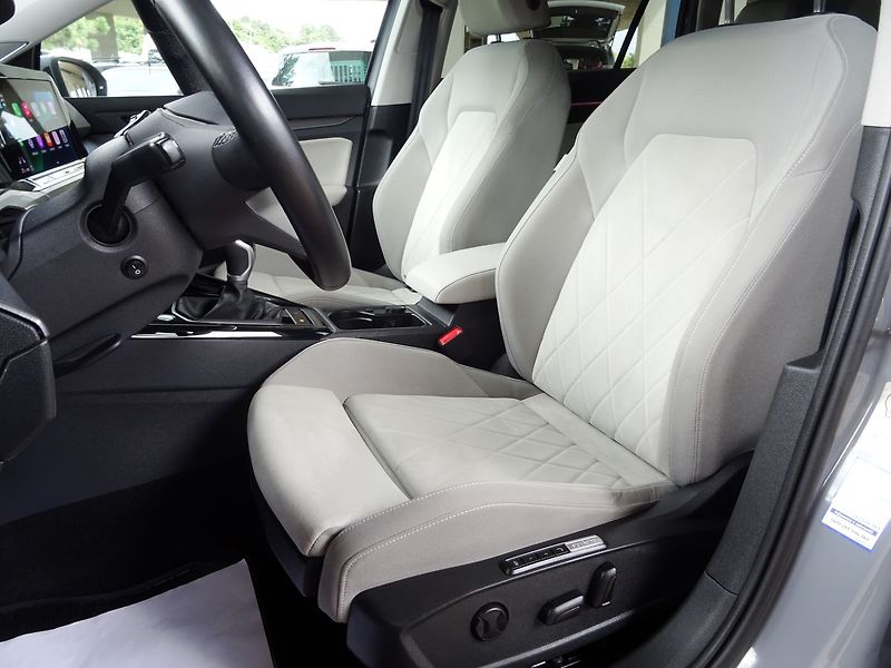 Volkswagen Golf 2.0TDI Style ČR Tažné DPH - fotka 24 z 38