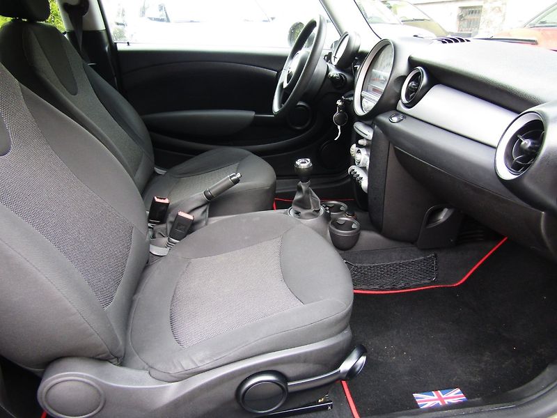 Mini One (2009) 1.4 16v 55kW  NOVÁ SPOJKA - fotka 22 z 33