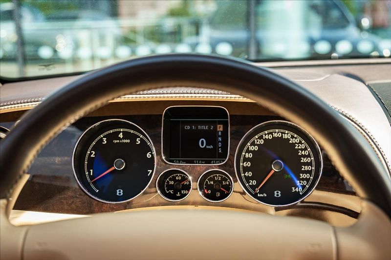 Bentley Continental GTC 6,0 W12 Mulliner 1.ČR DPH - fotka 32 z 32