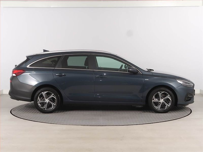 Hyundai i30 (2021) 1.5 T-GDI MHEV, Automat - fotka 6 z 12