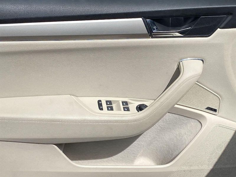 Škoda Superb (2020) 2.0 TSI DSG L&K - fotka 29 z 38