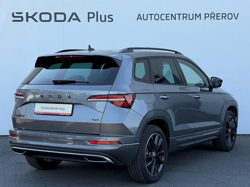 Škoda Karoq (2024) 2.0 TSI 140kW 4x4 SportLine - fotka 2 z 35