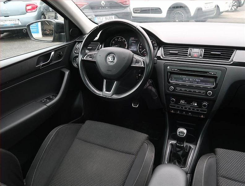 Škoda Rapid (2014) Spaceback 1.2 TSI, ČR,1.maj - fotka 7 z 19
