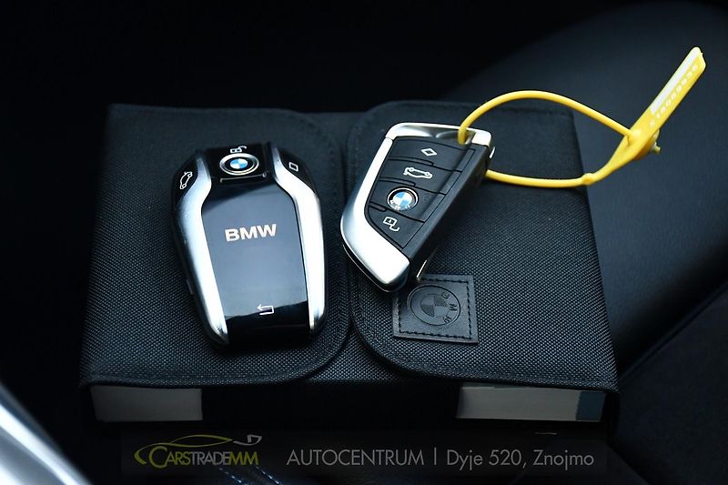 BMW Řada 3 320d xDrive M-SPORT  - fotka 39 z 56