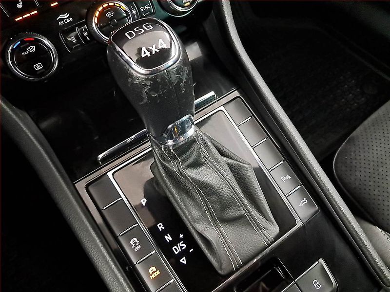 Škoda Superb (2018) Sportline 2.0 TDI - fotka 13 z 25