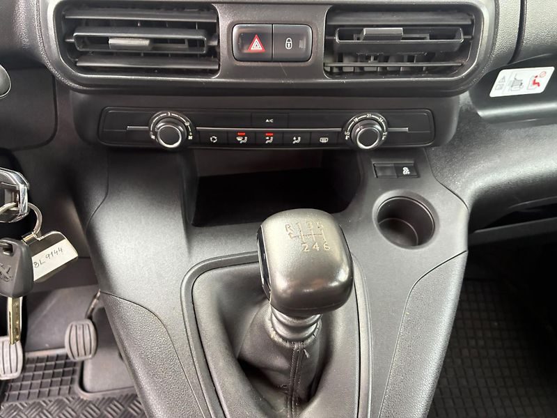Peugeot Partner (2020) 1.5HDi, 96KW,VYHŘ. SEDADLA,DPH - fotka 13 z 26