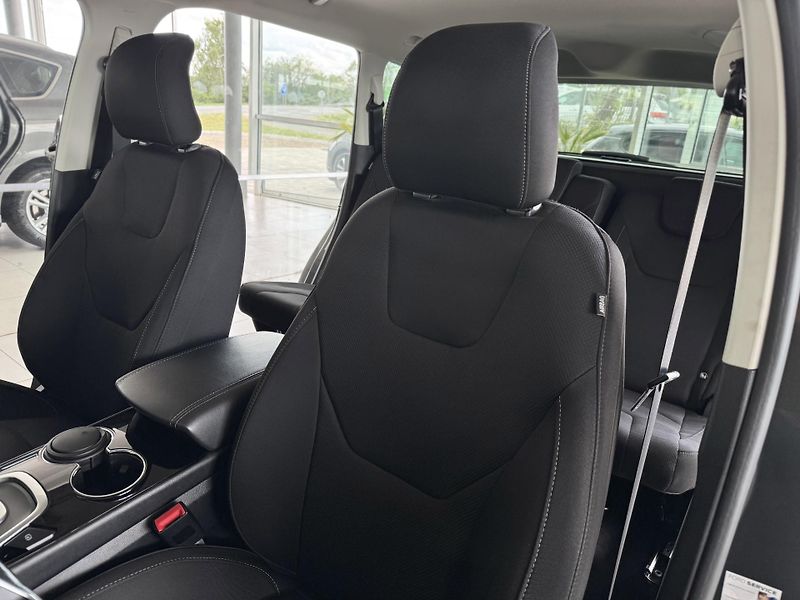 Ford S-MAX 2,0EcoBlue*AT8*Kamera*Tažné - fotka 15 z 37