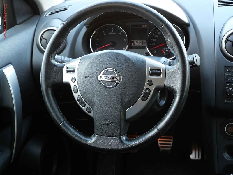 Nissan Qashqai (2012) 1.6 dCi, I-Way, panor, navi - fotka 13 z 19