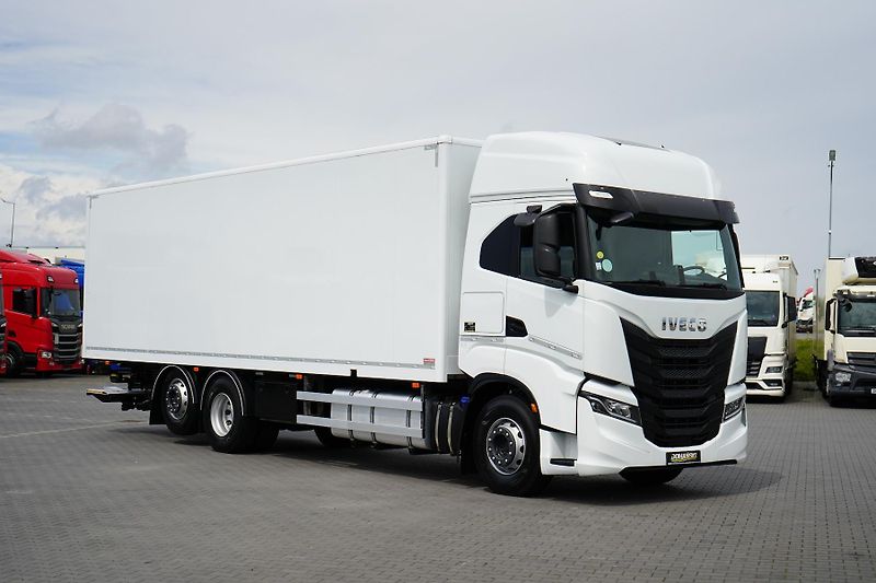 Iveco S-WAY (2023) 420 / E 6 / KONTENER + WINDA / - fotka 2 z 45