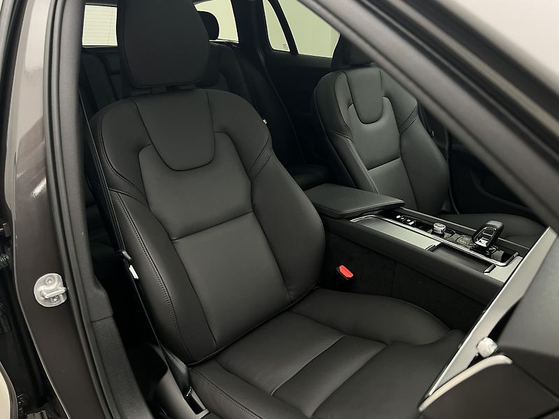 Volvo V60 B4 DARK PLUS AUT - fotka 20 z 45