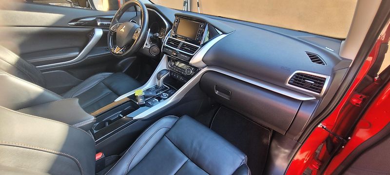Mitsubishi Eclipse Cross (2018) 1,5T-MiVeC 120kW 4WD „TOP“ - fotka 17 z 47