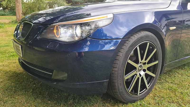 BMW Řada 5 (2009) 525XD,E61,FACELIFT,145kW,MANUÁ - fotka 27 z 32