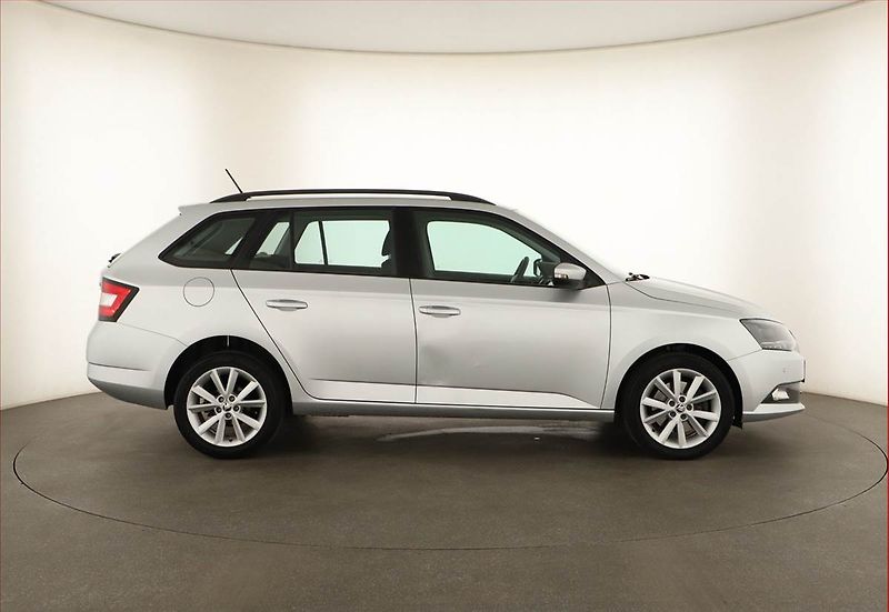 Škoda Fabia (2017) 1.0 TSI, Navi, Tempomat - fotka 6 z 18